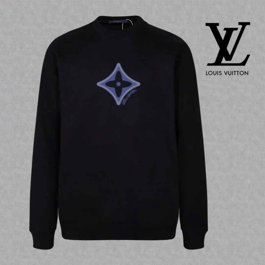 🅿️250 hot style on the shelves🔥❗ 💫〖Louis Vuitton LV〗 Fashionable round neck sweatshirt, casually matched with various styles, it is perfectly handsome😎The whole dress is made of double waistcoats, which makes the whole dress more three-dimensional. Not ordinary factories can do such fine work. The 2025 spring style counters are on sale, exquisite round neck terry sweatshirt, high-end double-strand pure cotton Customized drawstring ribs are dyed in the same vat and are complete with three standards. The chest craftsmanship adopts a simple and elegant pattern on the chest, which is easy to control for any age group! Fit and comfortable! Customized thickened 440g terry sweatshirt fabric, soft and comfortable to the touch, with a three-dimensional shape! 🙌🏻 It’s also very breathable, so it’s a versatile style that can be worn with any outfit! ✔Color: Black White Apricot Size: S M L XL 2XL